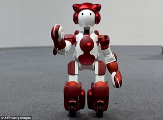 El aeropuerto contara con la tercera versión del robot, nombrada “EMIEW”.