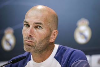 En conferencian de prensa, “Zizu” argumentó que con esta sanción sus hijos no podrán jugar en las categorías inferiores del Real Madrid. (EFE)
