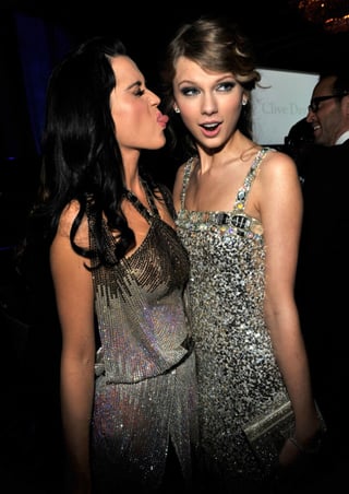 La cantante Katy Perry mencionó que sí realizaría una colaboración con Swift siempre y cuando ella se disculpe públicamente. (ARCHIVO)