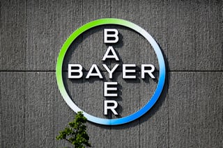 Bayer y Monsanto informaron hoy de que han firmado un acuerdo de fusión vinculante que permitirá a la alemana hacerse con la estadounidense a un precio de 128 dólares por acción en metálico. (ARCHIVO) 

