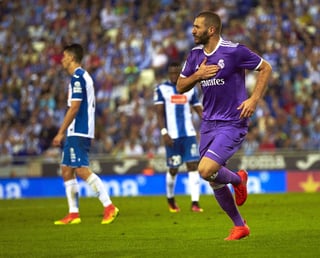 Benzema anotó el segundo para el Madrid. (EFE)