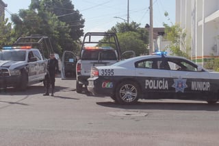 Fue alrededor de las 17:00 horas que se reportó al sistema de emergencia el robo con violencia de una camioneta Ford Ranger, color blanco, en la confluencia de avenida Allende y calle Treviño. (ESPECIAL)