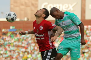 Santos y Xolos igualan a un gol en el estadio Corona que presenta una buena entrada. (Jam Media)