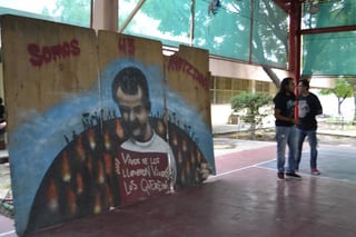 No olvidan. Ayer se cumplieron 2 años de la desaparición de los 43 normalistas de Ayotzinapa, ocurrida en Iguala, Guerrero. (EDITH GONZÁLEZ)