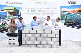 Se colocó la primera piedra de la Biblioteca Digital. (FERNANDO COMPEÁN)