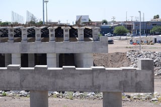 Pendiente.- Torreón terminará puente Falcón en octubre. (ARCHIVO)