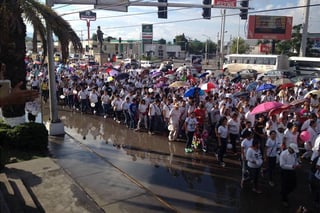 Caminata. Cinco mil personas celebran Día de la Comunión Eclesial en La Laguna de Durango. (CORTESÍA)