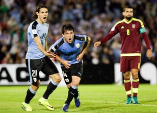 El triunfo le significa a Uruguay conservar el primer puesto en las presentes eliminatorias con 19 puntos, y Venezuela mantenerse en la última posición con apenas dos unidades. (AP)