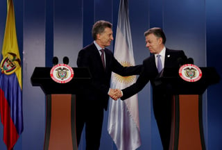 El texto destaca la convocatoria del presidente colombiano 'a todos los sectores políticos', luego del plebiscito del 2 de octubre. (ARCHIVO)