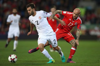 Gales no pasó del empate en casa ante la débil selección de Georiga. (AP)