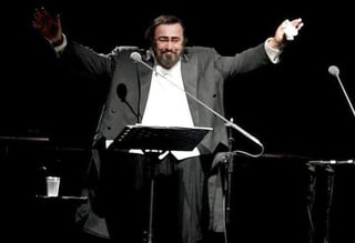 Pavarotti fue un lírico que contribuyó a los esfuerzos por popularizar la ópera fuera del ámbito operístico. (ARCHIVO)