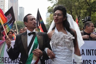 Hasta ahora lo que han analizado es que tema del matrimonio igualitario ha dividido a la sociedad mexicana, lo que obliga a analizarlo con mucho cuidado. (ARCHIVO)