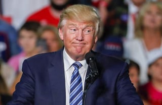 Trump afirma que las acusaciones son '100 por ciento falsas' y dice que él es la víctima 'de una de las más grandes campañas de desprestigio político en la historia de nuestro país'. (EFE)
