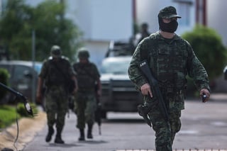 Los elementos presuntamente buscan a los miembros del grupo delictivo que emboscó a elementos del Ejército el pasado 30 de septiembre. (ARCHIVO)