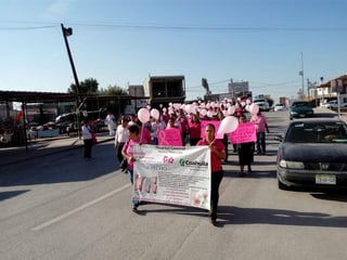 Se llevó a cabo un desfile en Francisco I. Madero por el Día Mundial del Cáncer de Mama. (EL SIGLO DE TORREÓN)