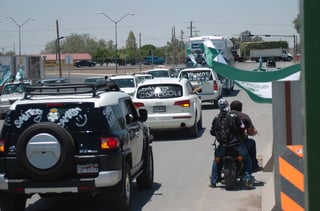 Un grupo de seguidores del Santos Laguna pretenden apoyar a los Guerreros con una caravana. (Archivo)