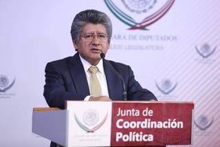 
Martínez Neri refirió que su bancada se pronunció en contra de la liberalización de las gasolinas, porque la medida esconde un incremento de precios, lo que sin duda causará daño a la economía nacional y a los bolsillos de los mexicanos.
