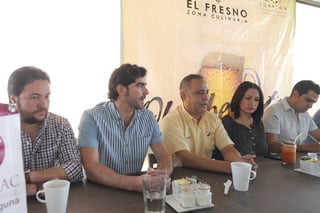 Reunión. Canirac tuvo la semana pasada una reunión con regidores para discutir sobre el nuevo reglamento de alcoholes. (Ramón Sotomayor)