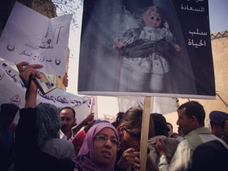 Mujeres protestan contra el casamiento de menores de edad. (INTERNET)