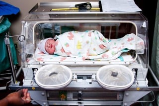 Los bebés prematuros pueden desarrollar enfermedades respiratorias graves como broquiolitis y neumonía. (ARCHIVO)
