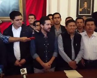 Miguel Angel Yunes Márquez aseguró que no se retirarán hasta que la Secretaría de Finanzas les deposite los recursos que la administración de Javier Duarte de Ochoa 'se robó descaradamente'. (FACEBOOK) 

