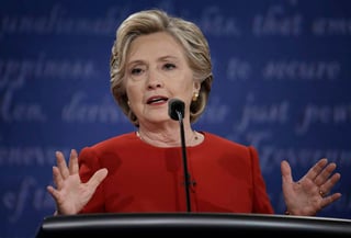La campaña de Clinton no ha hecho comentarios sobre el tema, dado que se niega a hablar sobre las revelaciones contenidas en la filtración de WikiLeaks. (ARCHIVO)