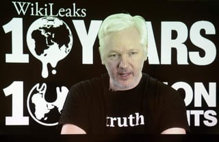 'Clinton ha declarado, falsamente, en numerosas ocasiones que 17 agencias estadounidenses consideran que Rusia es la fuente de nuestras publicaciones. Esto es falso', dijo Assange. (ARCHIVO)