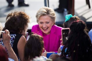 La revista consideró a Clinton “no solo la mejor candidata, sino la única candidata'. (ARCHIVO)
