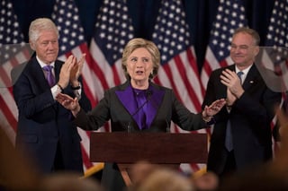 Han surgido distintas voces que afirman que la candidata demócrata, Hillary Clinton, aún tiene una oportunidad. (ARCHIVO)