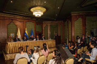 Compromiso. El gobierno y la oposición venezolana acordaron una declaración conjunta denominada 'Convivir en paz'.