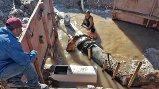 Los empleados de dicha compañía efectuaron trabajos no autorizados como parte de las reparaciones al puente vehicular del Distribuidor Vial El Vergel. (EL SIGLO DE TORREÓN)