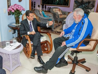 Recuerdo. En enero de 2014, el Presidente Enrique Peña Nieto (izq.) se entrevistó con Fidel Castro.