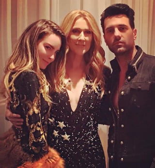 Criss Angel compartió una fotografía en sus cuentas de Twitter e Instagram en donde aparece con Belinda y con la intérprete canadiense Celine Dion. (INSTAGRAM) 

