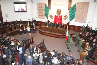 Informa logros. Rubén Moreira rindió su quinto informe en el Palacio Legislativo. (EL SIGLO DE TORREÓN)