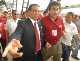 Caso.  Miguel Ángel Yunes buscará procesar penalmente a Fidel Herrera (izq.) y a Tony Macías, suegro de Duarte. 