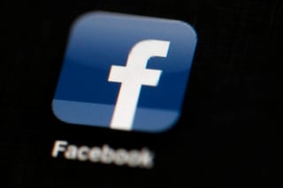 Facebook se mantiene como la principal plataforma utilizada entre los usuarios mexicanos, con una preferencia de 98 por ciento de los internautas. (ARCHIVO) 

