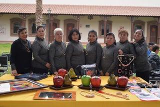 María del Carmen, Santa, Juana, María, Joani, Martha y Gaby.
