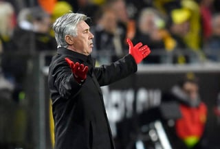 Carlo Ancelotti y el Bayern Munich marchan en segundo lugar en la Bundesliga de Alemania con 30 puntos. (AP)