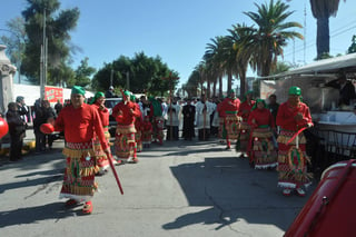 Con fervor. Ayer se llevó a cabo la peregrinación de la Diócesis de Torreón encabezada por el obispo José Guadalupe Galván. (GUADALUPE MIRANDA)
