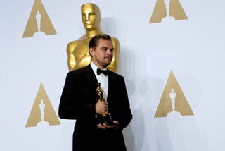 Entre los famosos más tuiteados en Cine o Televisión Leonardo DiCaprio encabezó la lista cuando escribió en su red social ““Thank you to the Academy and the incredible cast & crew of #TheRevenant. #Oscars”. (ARCHIVO)