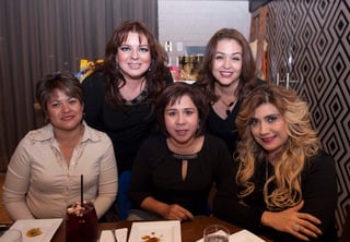 Juanita, Lupita, Elisa, Claudia y Fabiola.