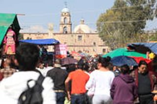 Asistencia. Pese a que en diciembre hace mucho frío, miles de personas acuden al Santuario de Guadalupe cada año.