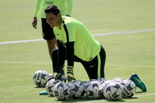 El portero Moisés Muñoz se dice concentrado para encarar la final del Mundial de Clubes con las Águilas del América.  (Jam Media)