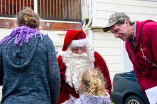 Hasta el momento Santa ha entregado más de dos mil 500 millones de regalos a aquellos que durante el 2016 presentaron un buen comportamiento. (ARCHIVO)