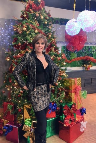 La actriz y cantante Lucía Méndez deseó una muy feliz Navidad a todos sus fanáticos. (TWITTER)