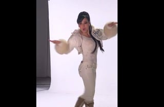 La cantante y actriz subió un video con motivo de la Navidad en el que aparece bailando el tema Los pastores a Belén. (ESPECIAL)
