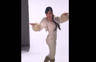 Villancico. Maribel Guardia hace un simpático baile. (ARCHIVO)