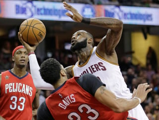 LeBron James anotó 26 puntos en la victoria 90-82 de los Cavaliers sobre los Pelicans de Nueva Orléans. (AP)