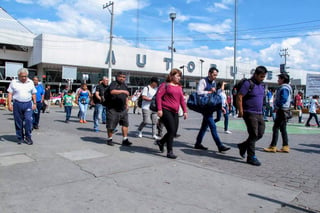 De acuerdo con los primeros reportes, las empresas de transporte Chihuahuenses y Ómnibus de México fueron las que suspendieron los traslados a por lo menos ocho destinos ubicados en la zona centro y norte de la República. (ARCHIVO) 

