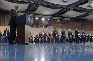 En su discurso, Obama hizo referencia a los valores que deben guiar el futuro del Ejército. (AP)
